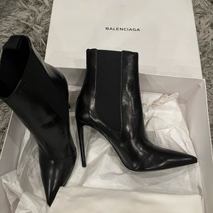 Balenciaga Black Leather Booties Size 37